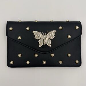 Black clutch